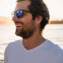Handsome, tall and tanned guy wants to meet shy woman in Rockford